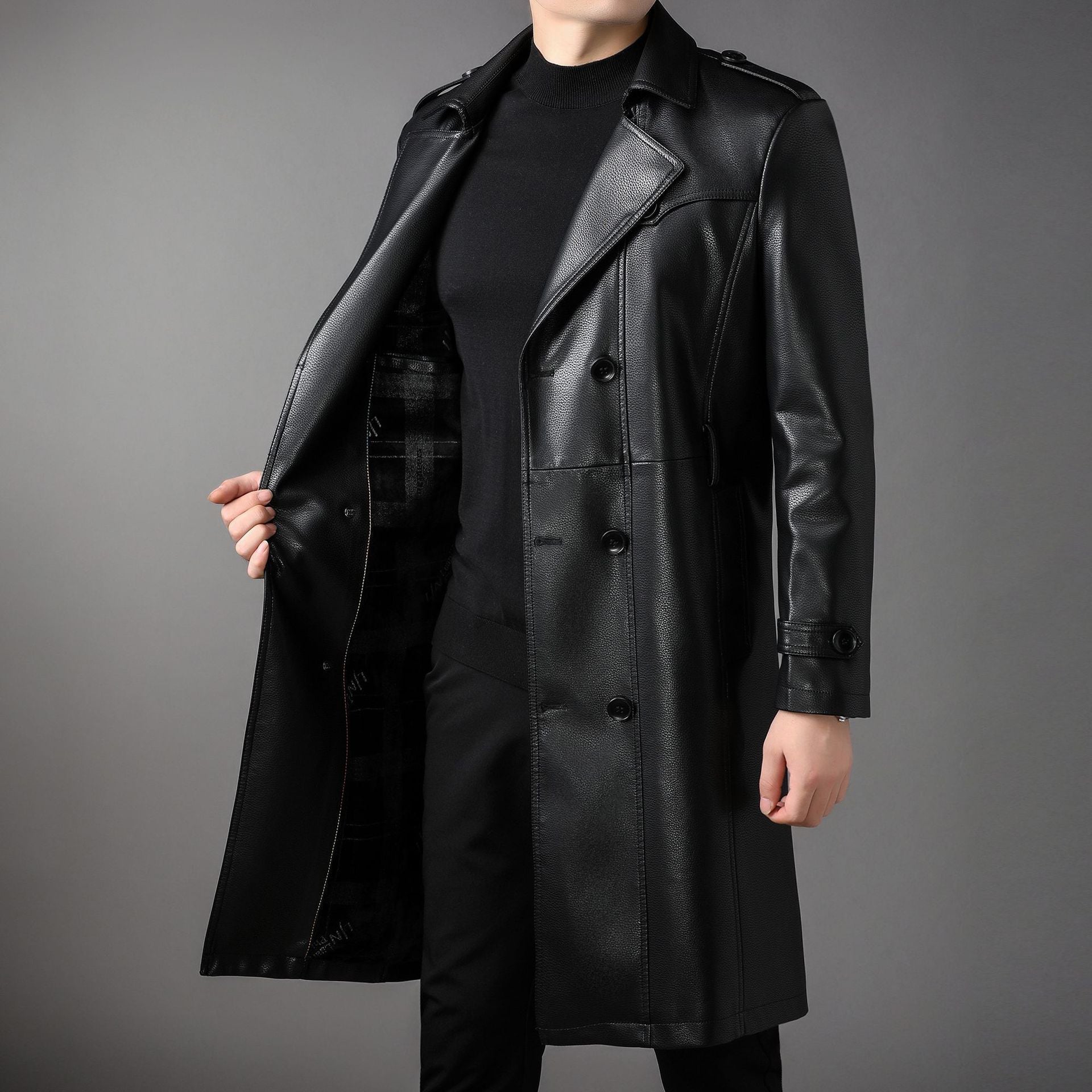 Zwarte Trenchcoat met Revers en Elegantie